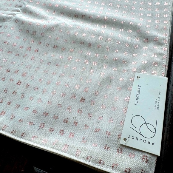 Project 62 - Set of FOUR Placemats Rose Gold NWT - Picture 3 of 5